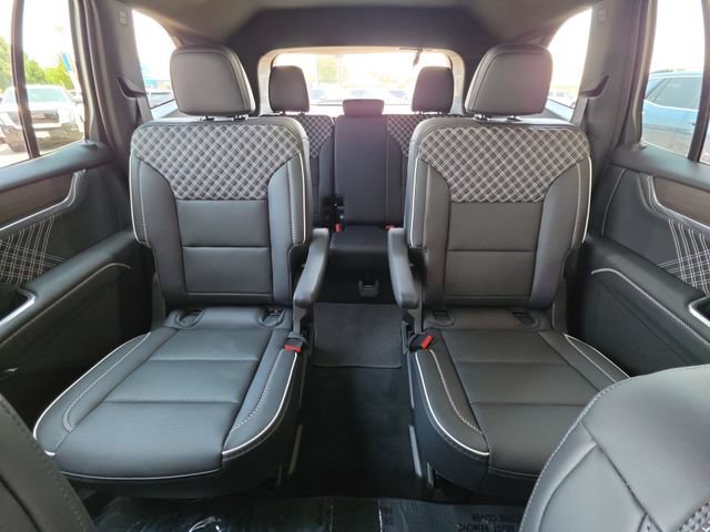 2026 GMC Acadia Denali - Photo 28