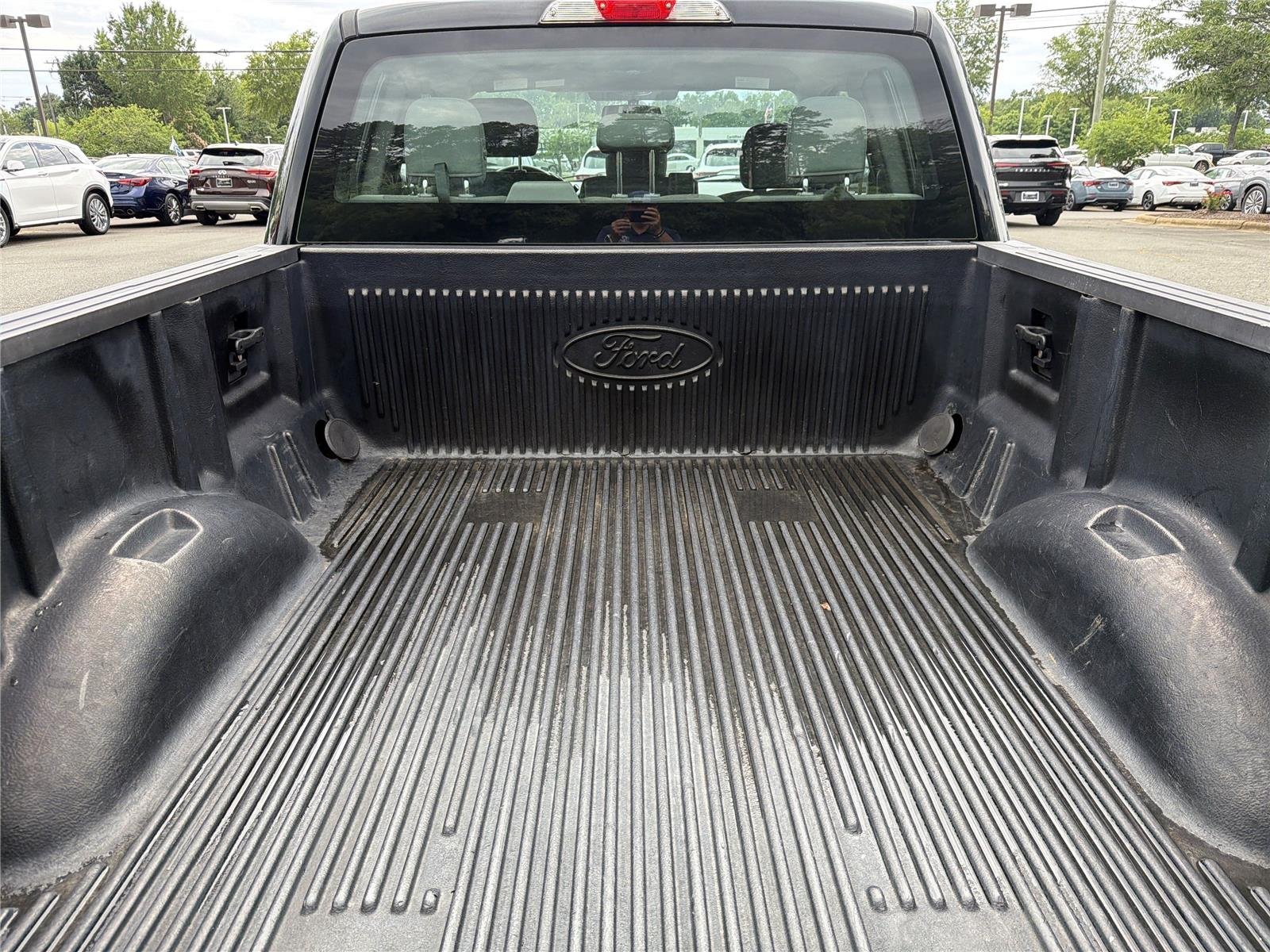 Used 2016  Ford XL image 30