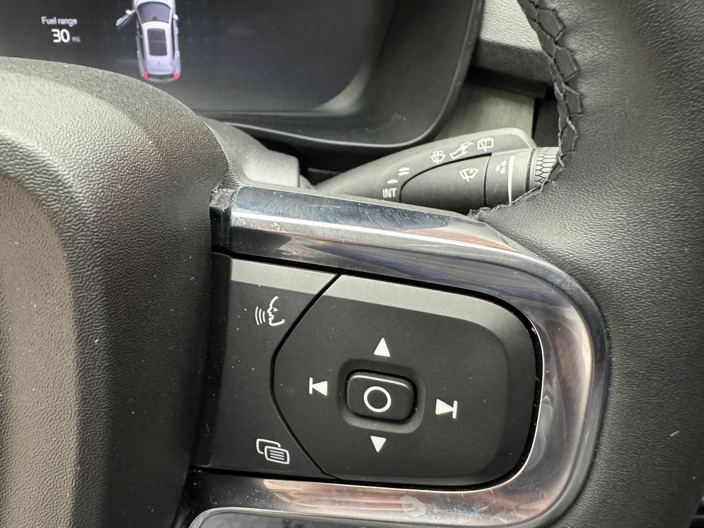 2024 Volvo XC40 Plus - Photo 15