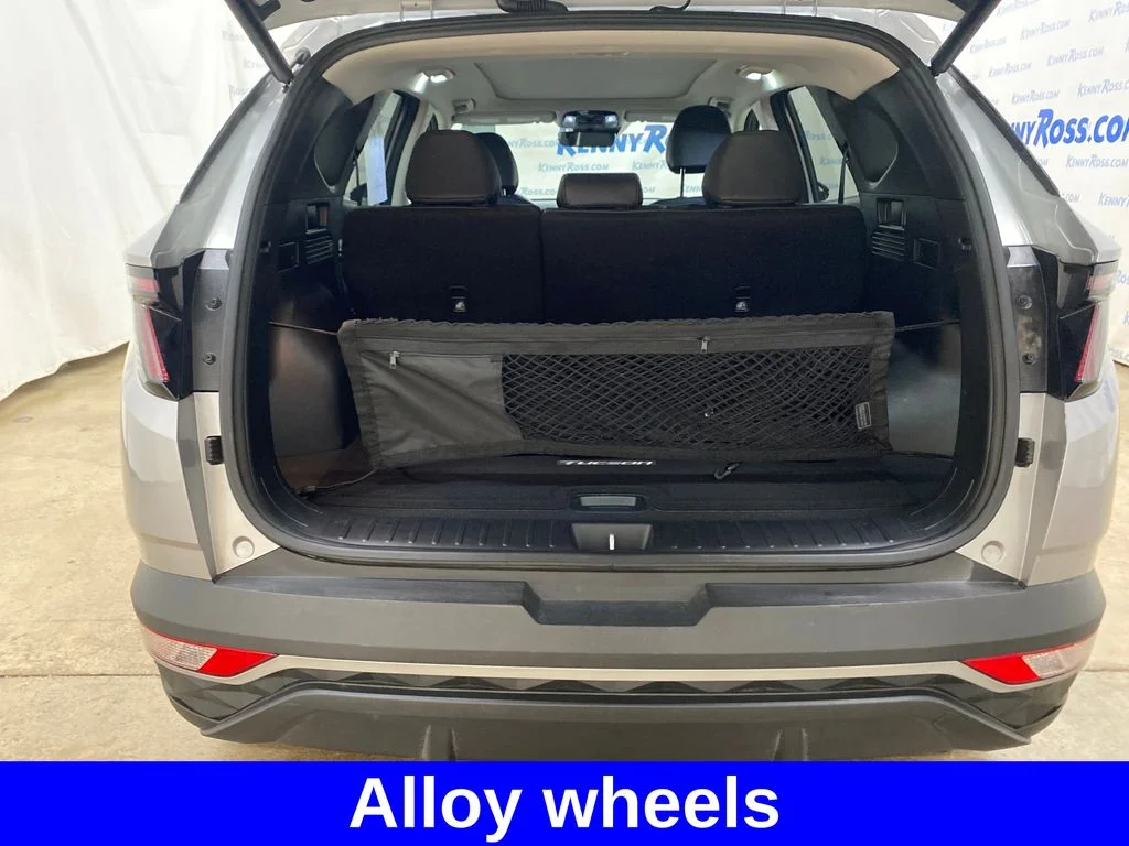 Used 2023 Silver Hyundai SEL Convenience image 17