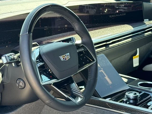 Used 2025 Green Cadillac V-Series image 20