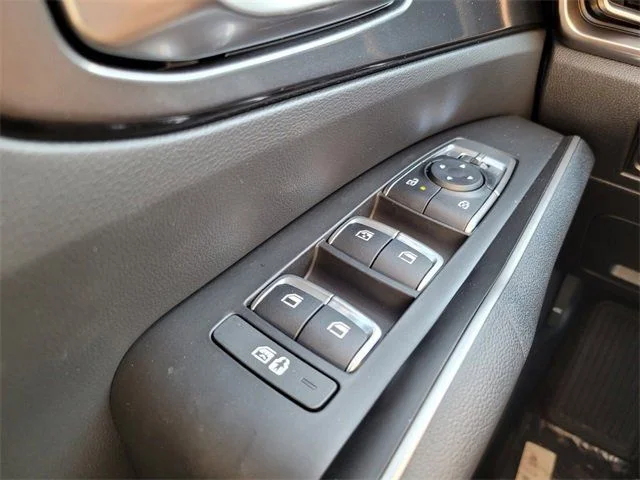 2025 Kia Sorento S - Photo 13
