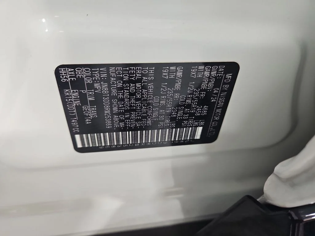 Used 2024 White Nissan Platinum image 30