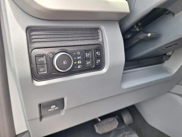 New 2026 Oxford White Ford F-250® XLT image 18