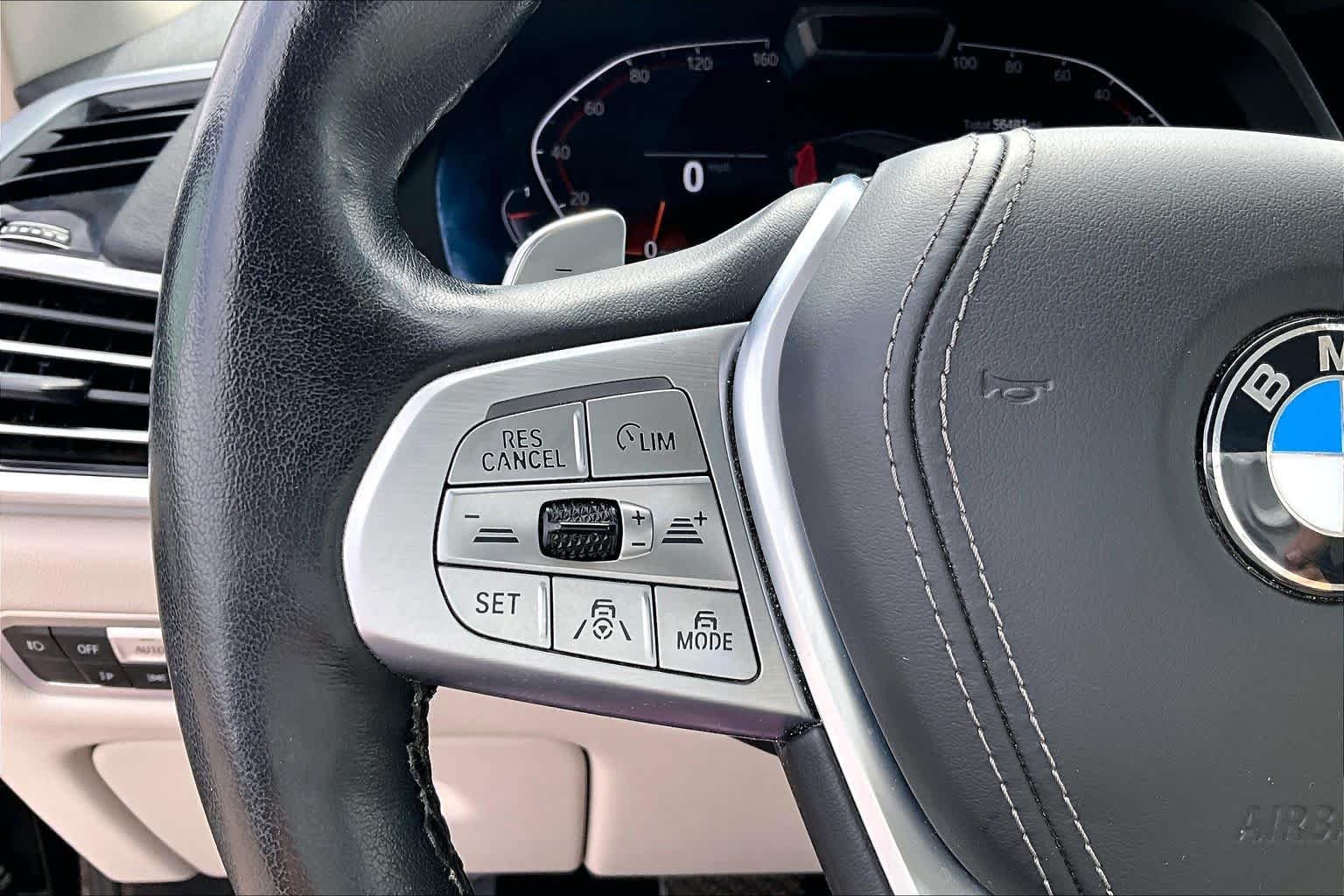 Used 2022 Black Sapphire Metallic BMW xDrive40i image 21