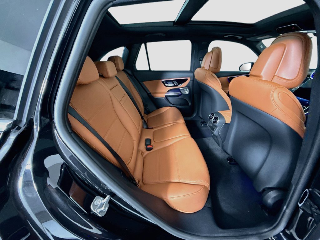 New 2027 Obsidian Black Metallic Mercedes-Benz GLC 300 image 23