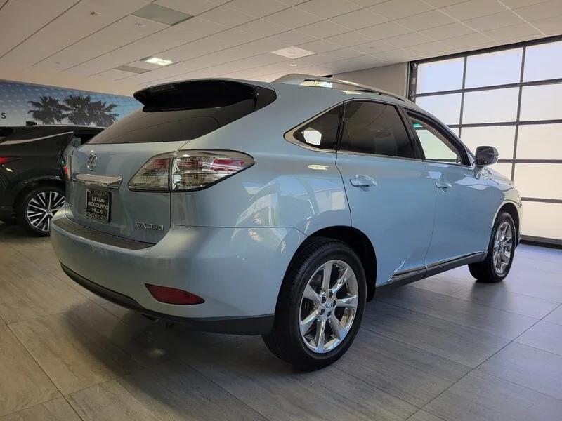 Used 2010 Blue LEXUS FWD 4DR image 5