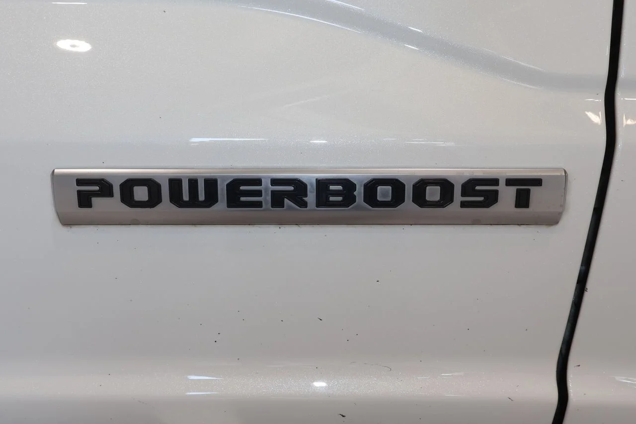 Used 2025 White Ford Lariat image 36