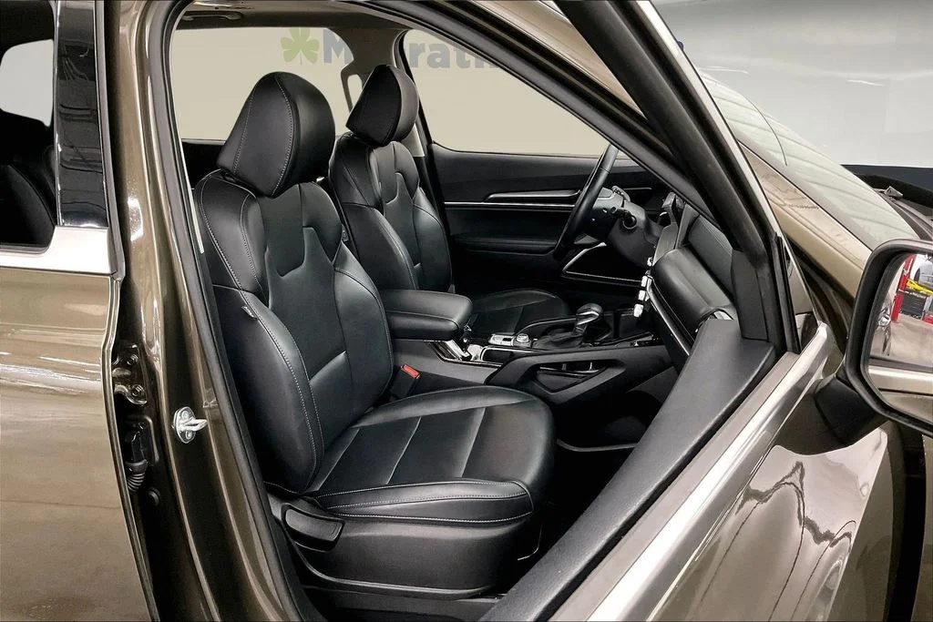 Certified Used 2025 Green Kia S image 11