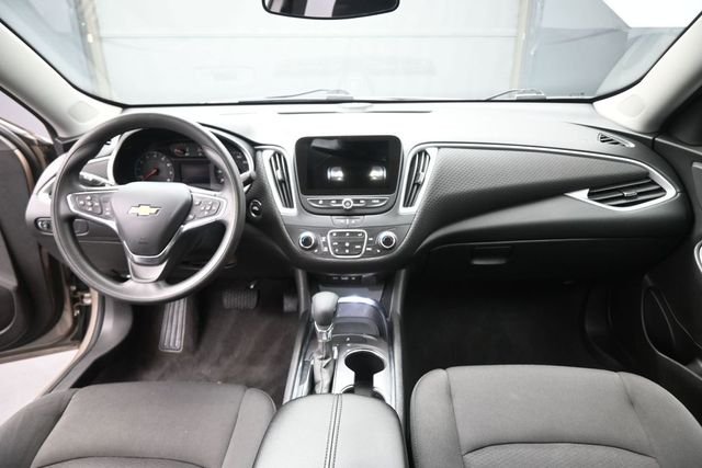 Used 2023 Gray Chevrolet LT image 25