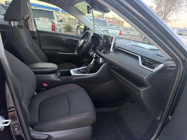 2025 Toyota RAV4 LE - Photo 26