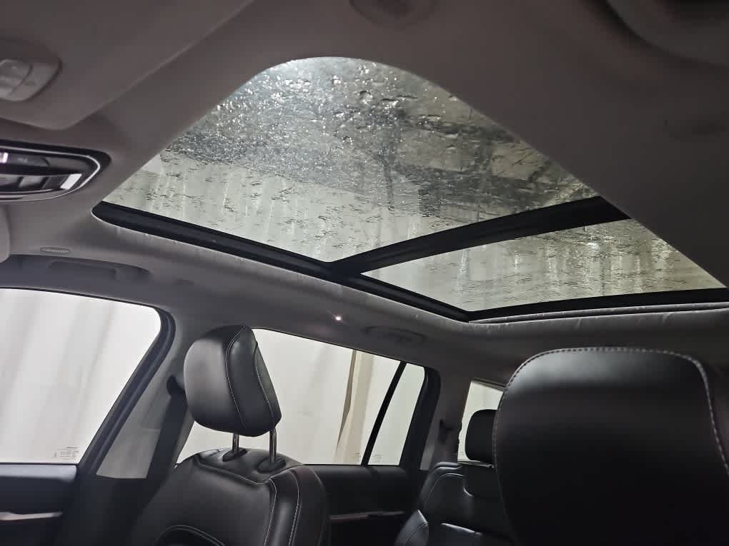Used 2021 Metallic Jeep Limited image 16