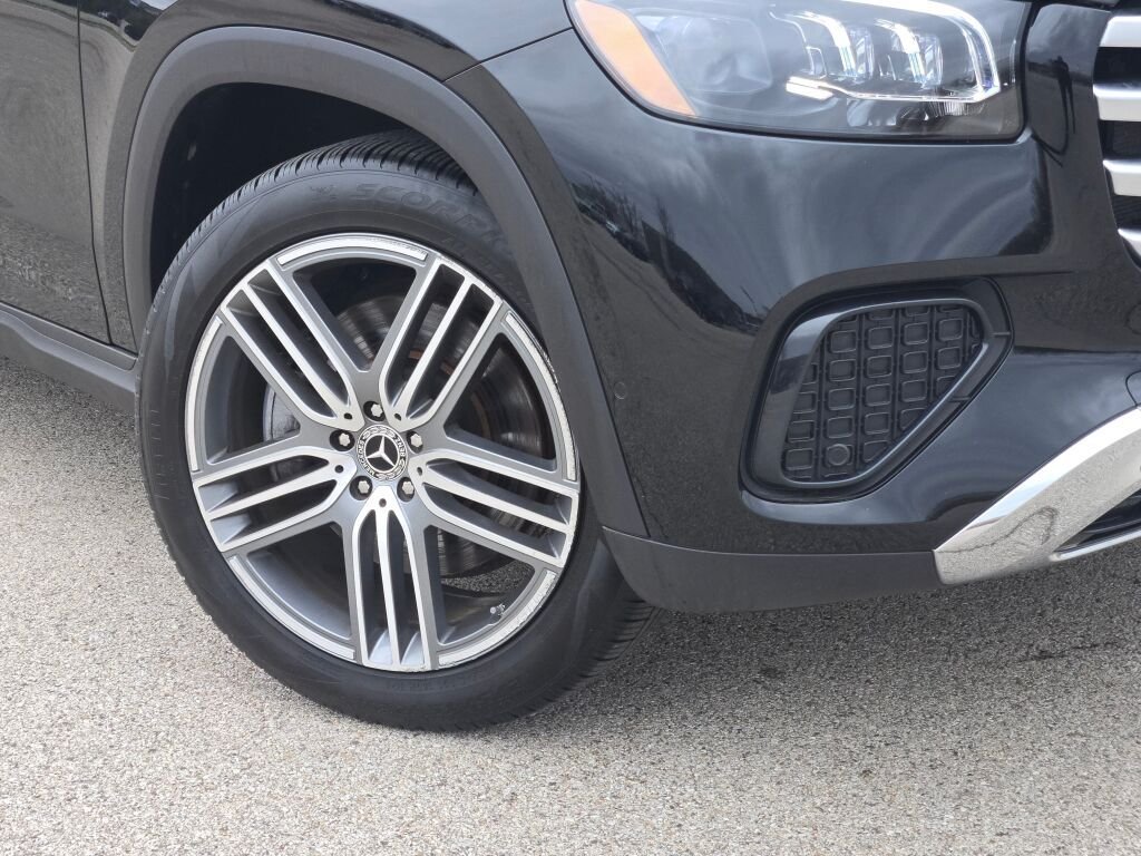 Used 2025  Mercedes-Benz GLS 450 image 3