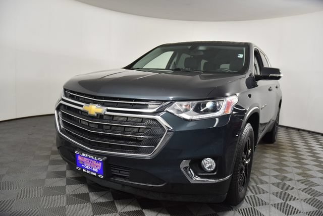 Used 2020 GRAPHITE METALLIC Chevrolet LT Cloth image 3
