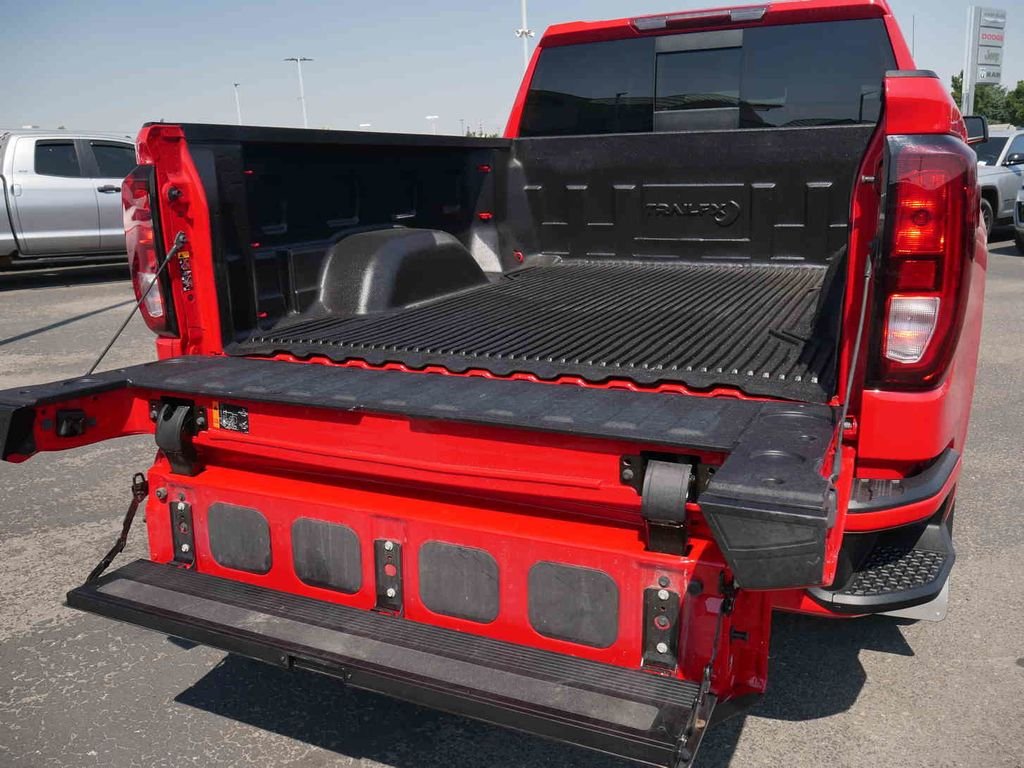 Used 2025 Red GMC Elevation image 11
