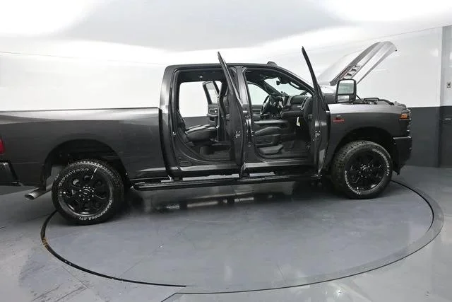New 2026 Granite Crystal Metallic Clear-Coat Exterior Paint RAM LARAMIE image 37