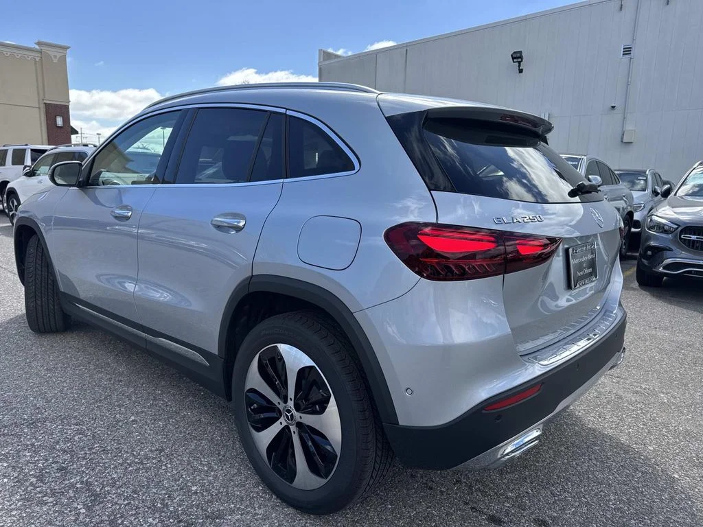 New 2026 Silver Mercedes-Benz GLA 250 image 3