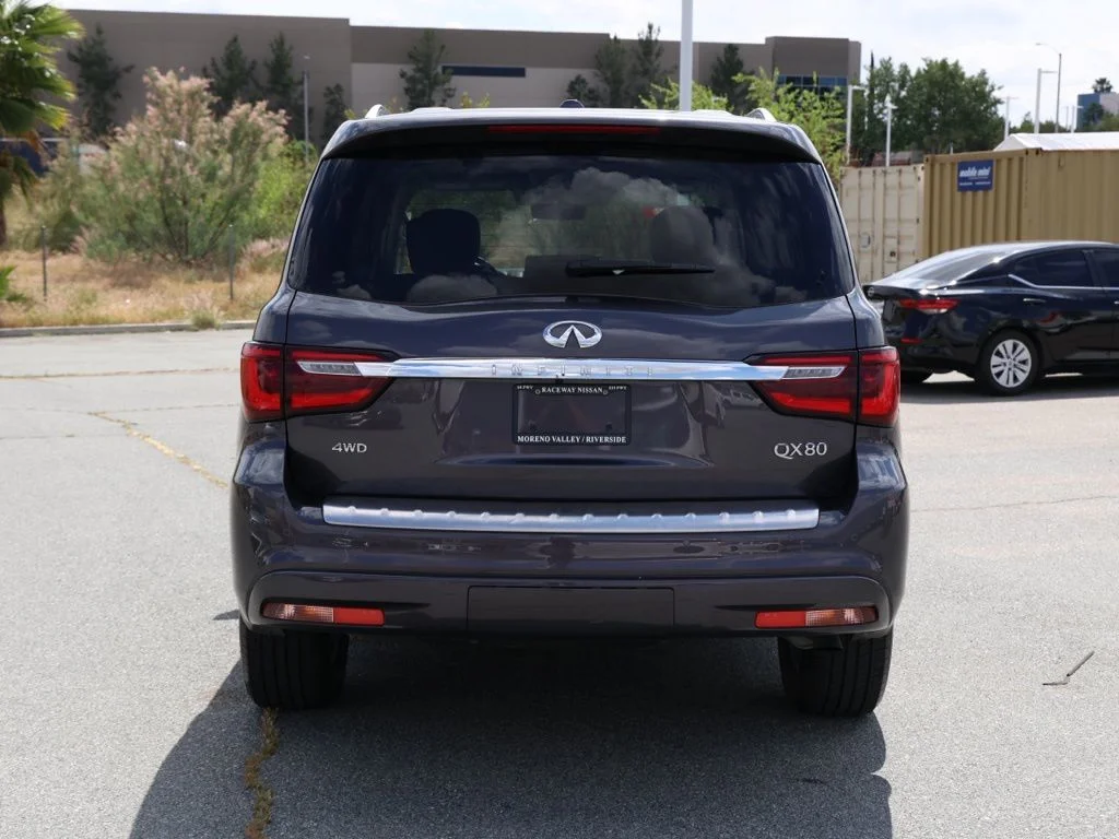 Used 2024 Gray INFINITI LUXE image 4