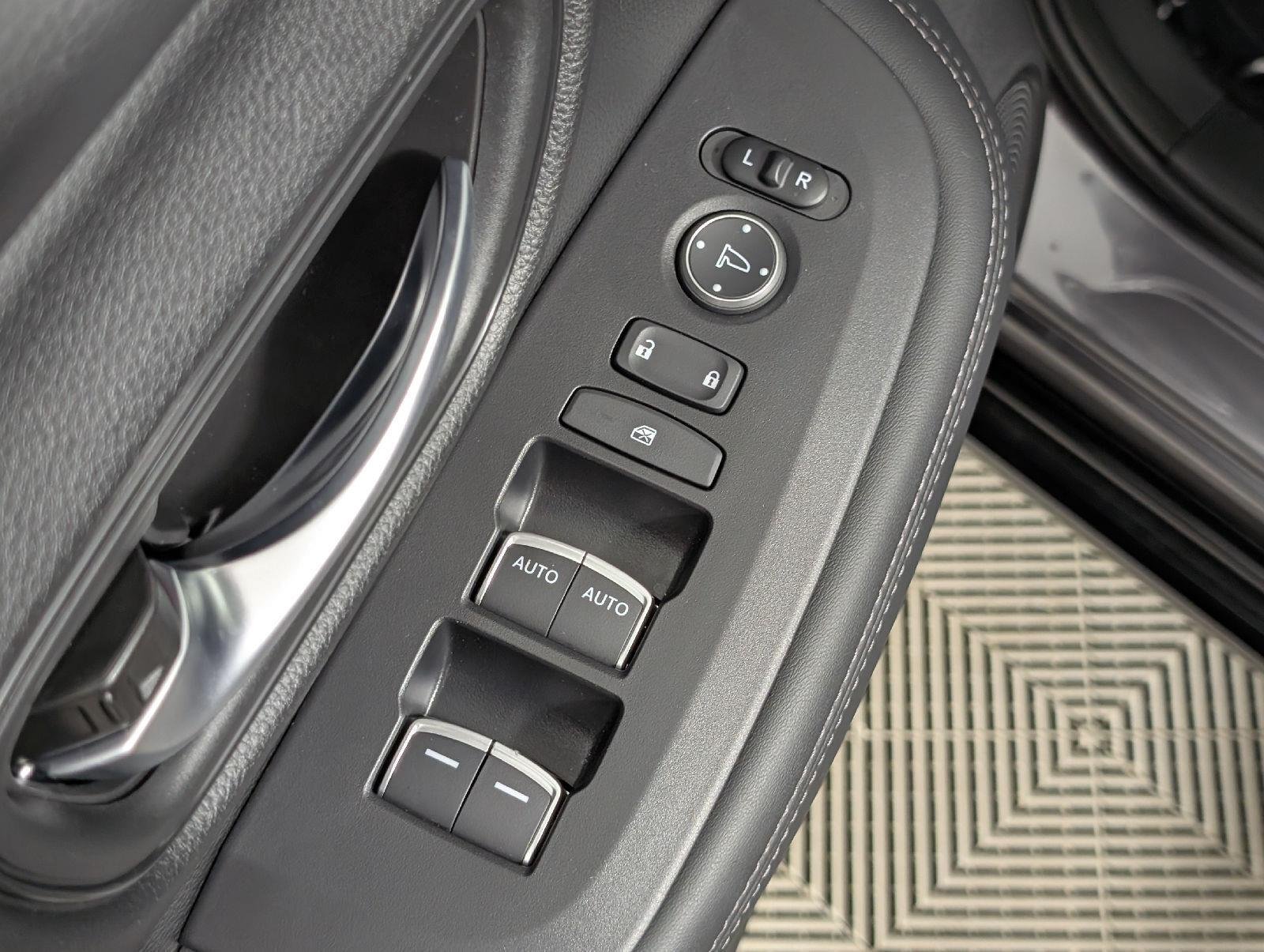 2025 Honda HR-V EX-L - Photo 11