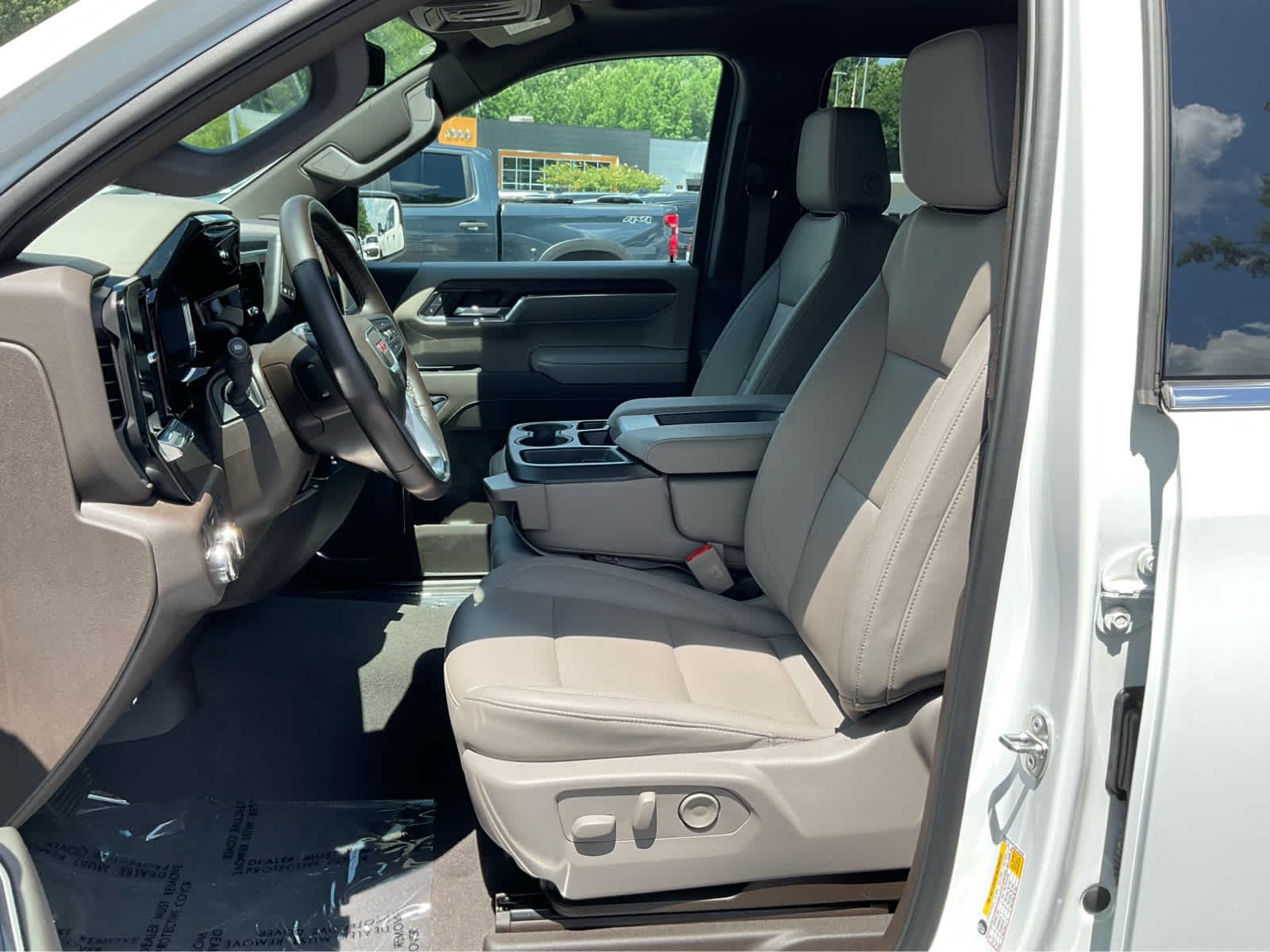 Used 2024 Summit White GMC SLT image 11
