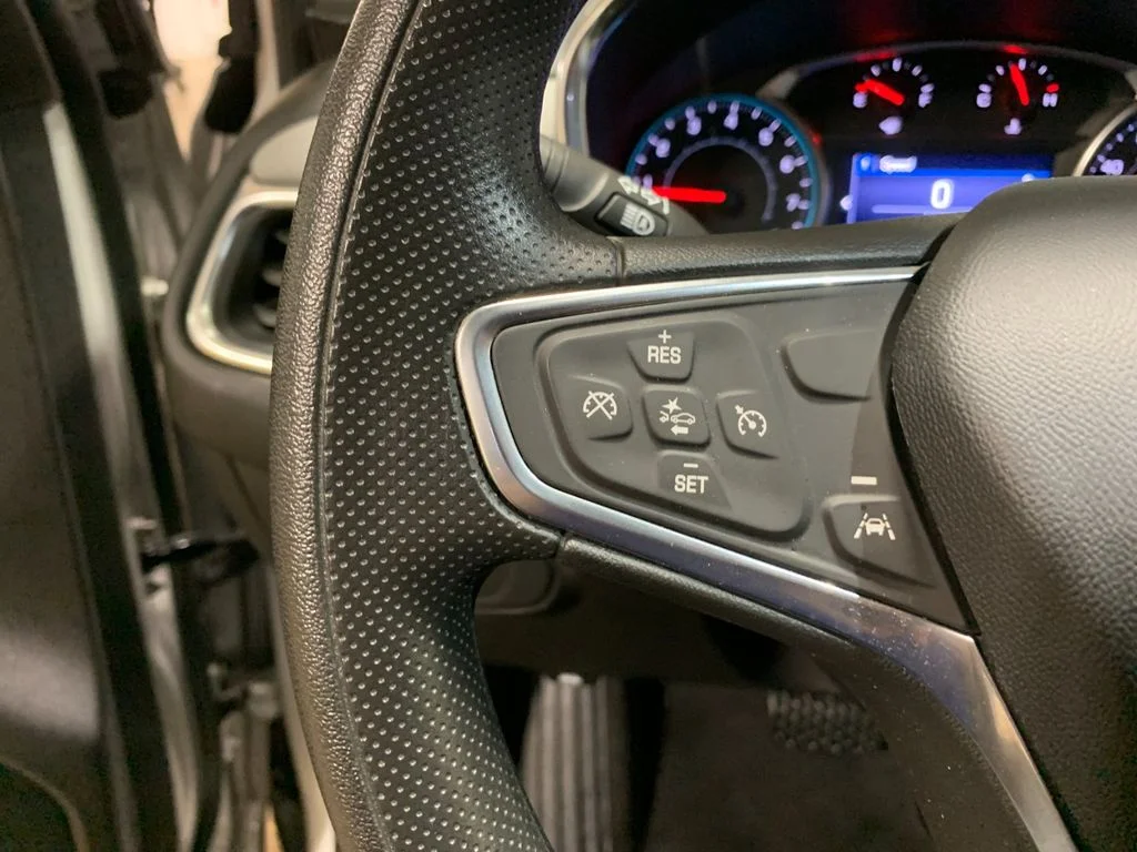 Used 2022 Silver Chevrolet LS image 29