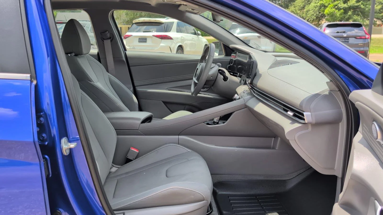 Used 2025 Intense Blue Hyundai SEL Convenience image 17