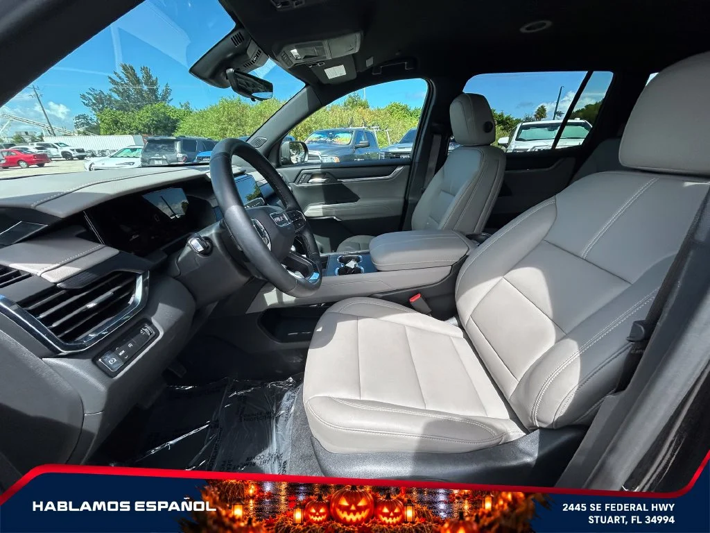Used 2026 Ebony Twilight Metallic GMC Elevation image 10