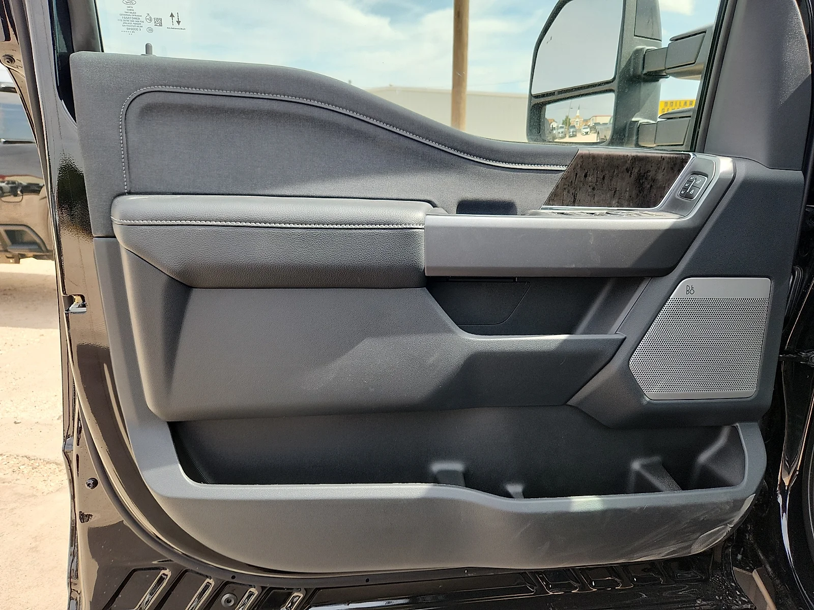 New 2027 Agate Black Metallic Ford LARIAT image 14