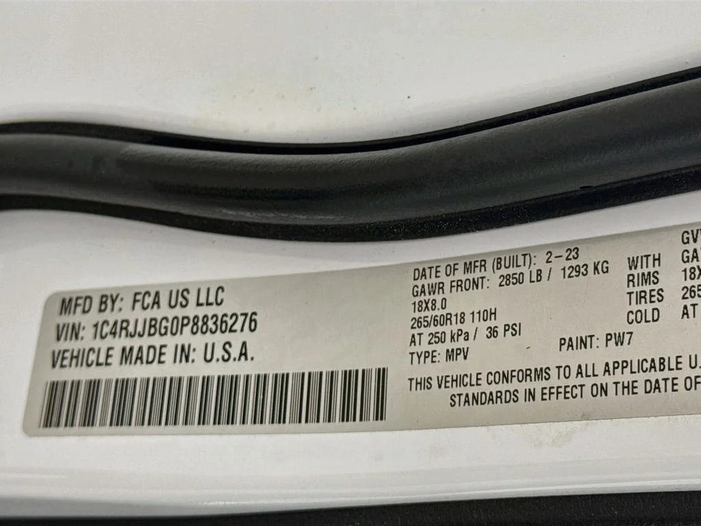 Used 2023 White Jeep Limited image 33