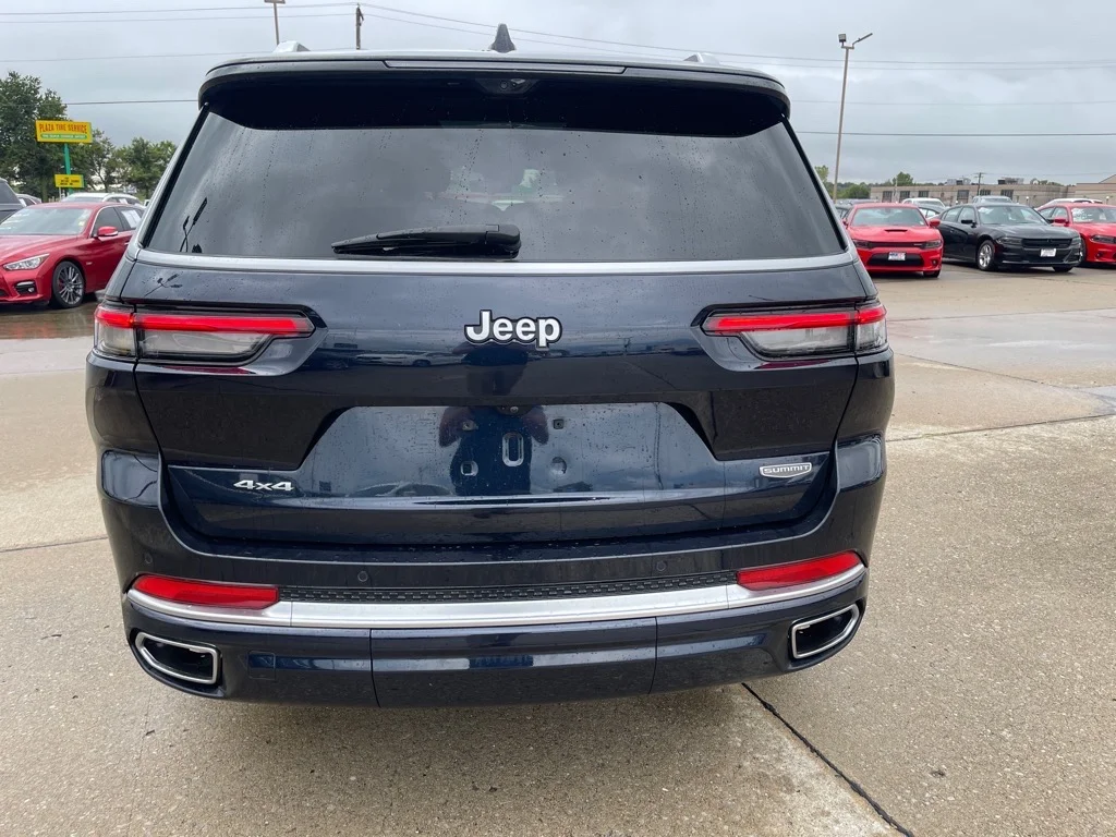 Used 2023 Midnight Sky (pcq) Jeep Summit Reserve image 7
