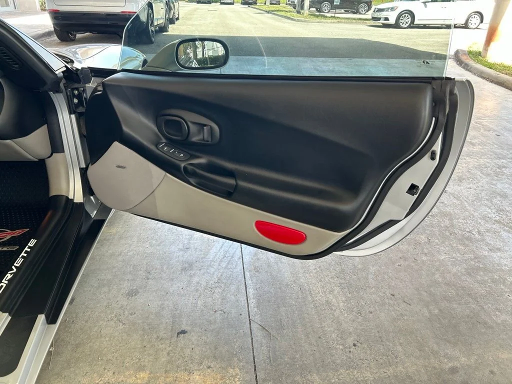 Used 2000 Silver Chevrolet Base image 24