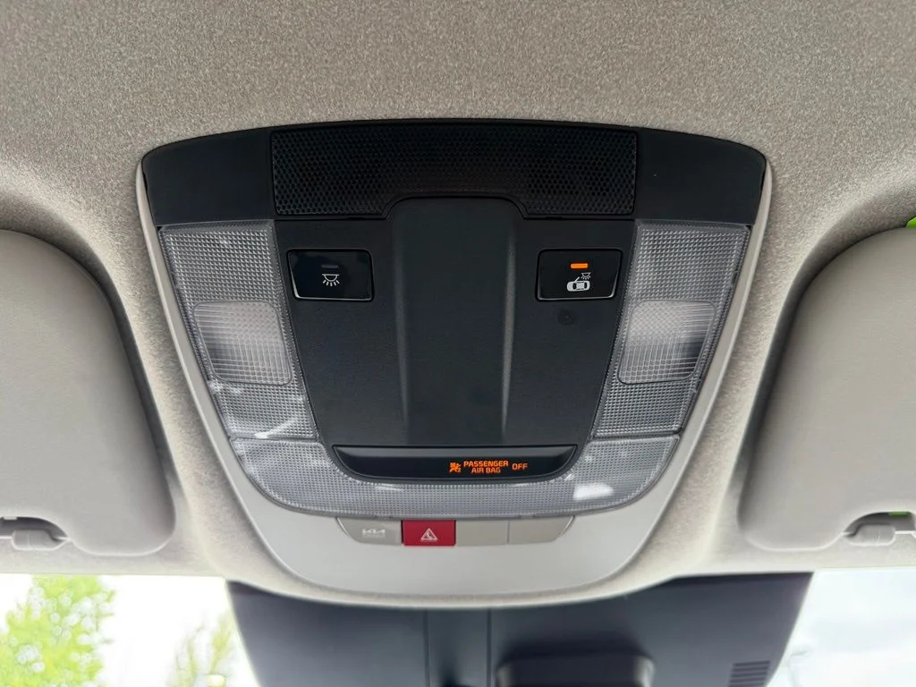 Used 2023 Steel Gray Kia Wind image 29