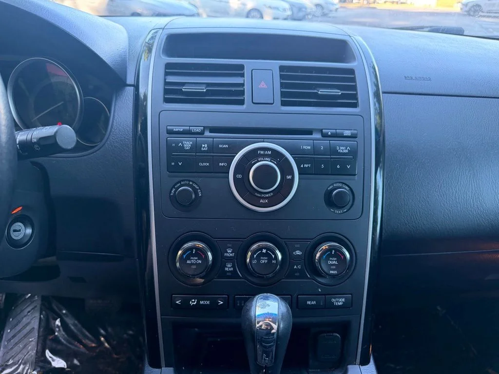 Used 2011 Liquid Silver Metallic Mazda Touring image 19