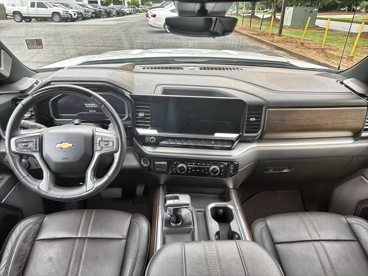 Used 2024 Iridescent Pearl Tricoat Chevrolet High Country image 17