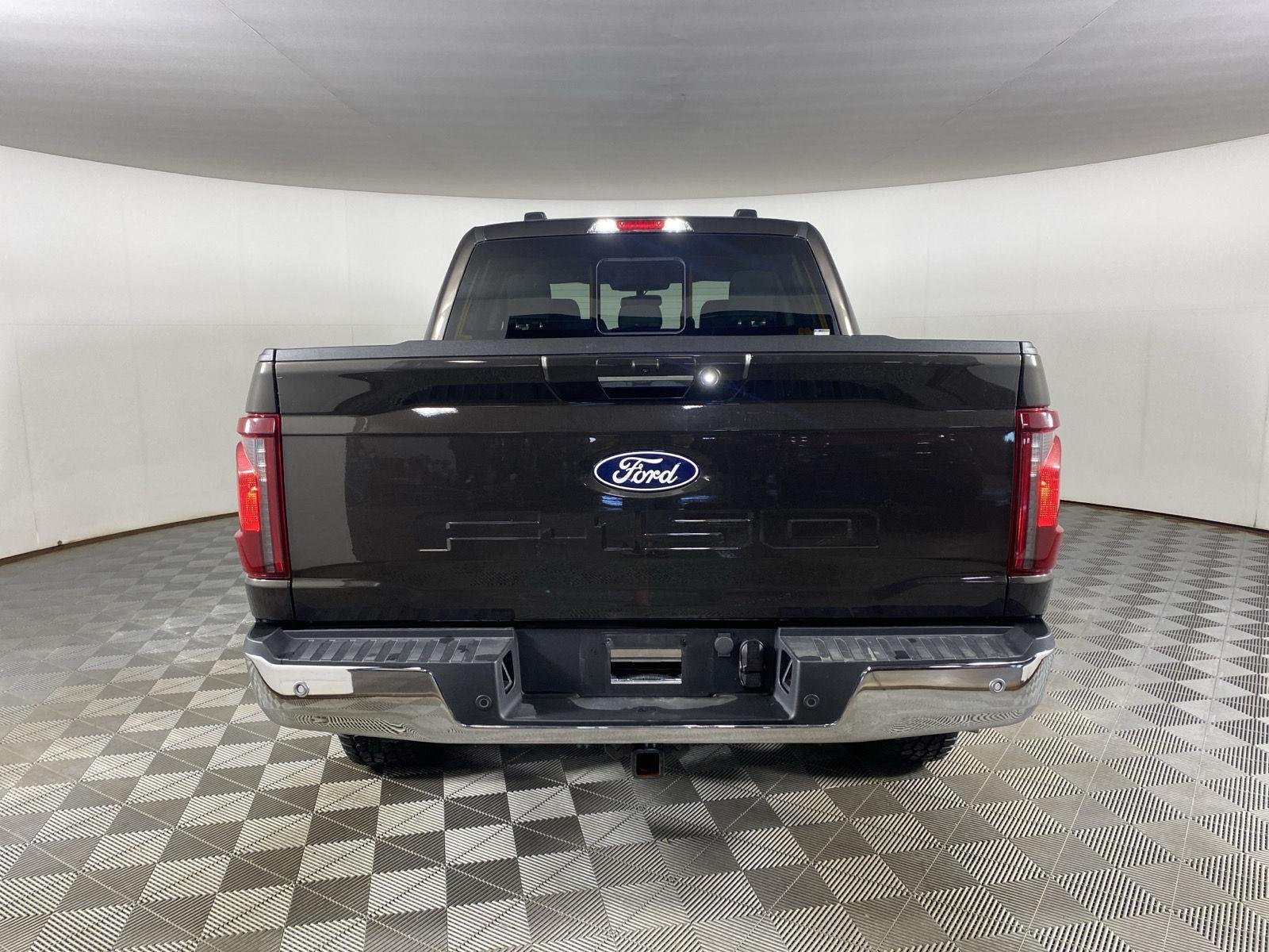 Used 2024 Darkened Bronze Ford XLT image 9