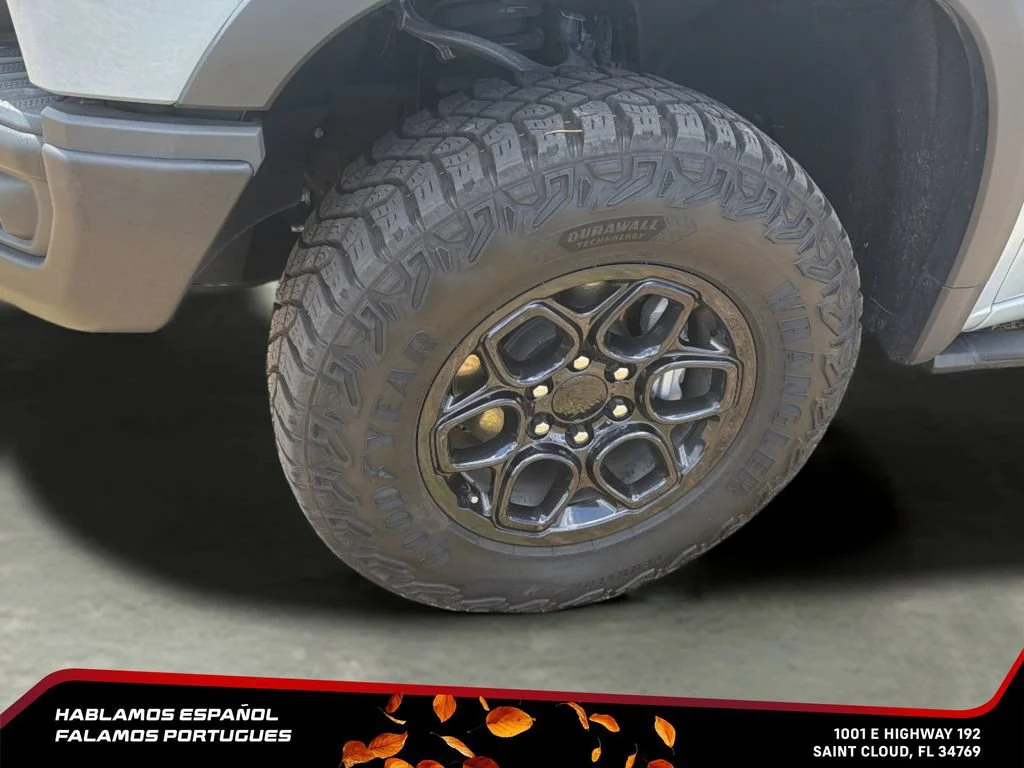 Used 2025 Slate Gray Metallic Chevrolet ZR2 image 35