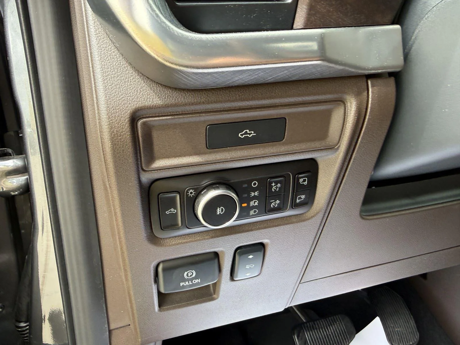 New 2026 Carbonized Gray Metallic Ford King Ranch® image 16