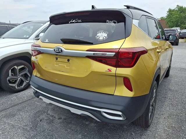 Used 2021 Yellow Kia S image 9
