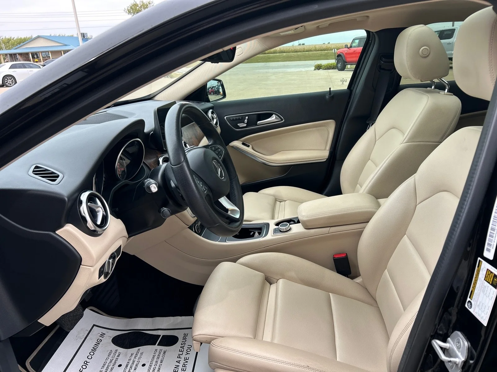 Used 2018 Cosmos Black Metallic Mercedes-Benz GLA 250 image 15