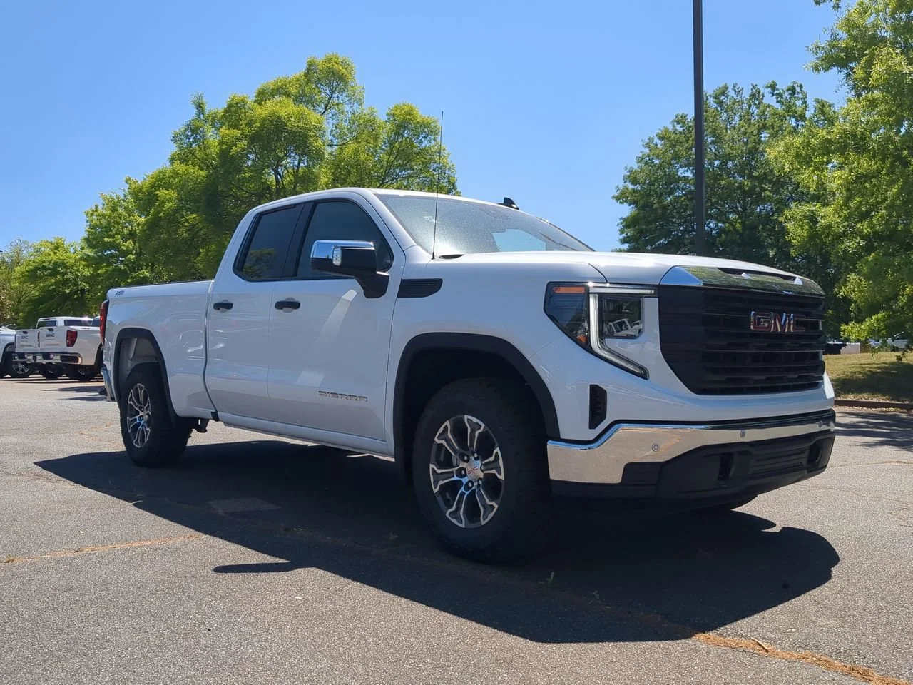 New 2026 Summit White GMC Pro image 2
