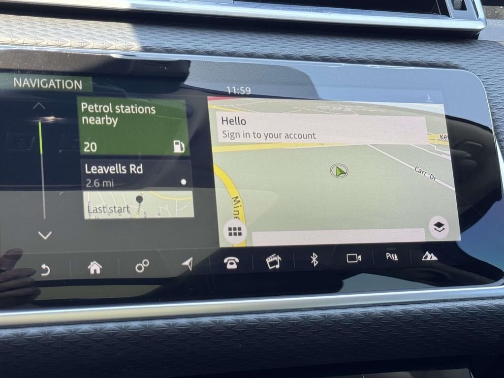 Used 2018  Land Rover S image 3
