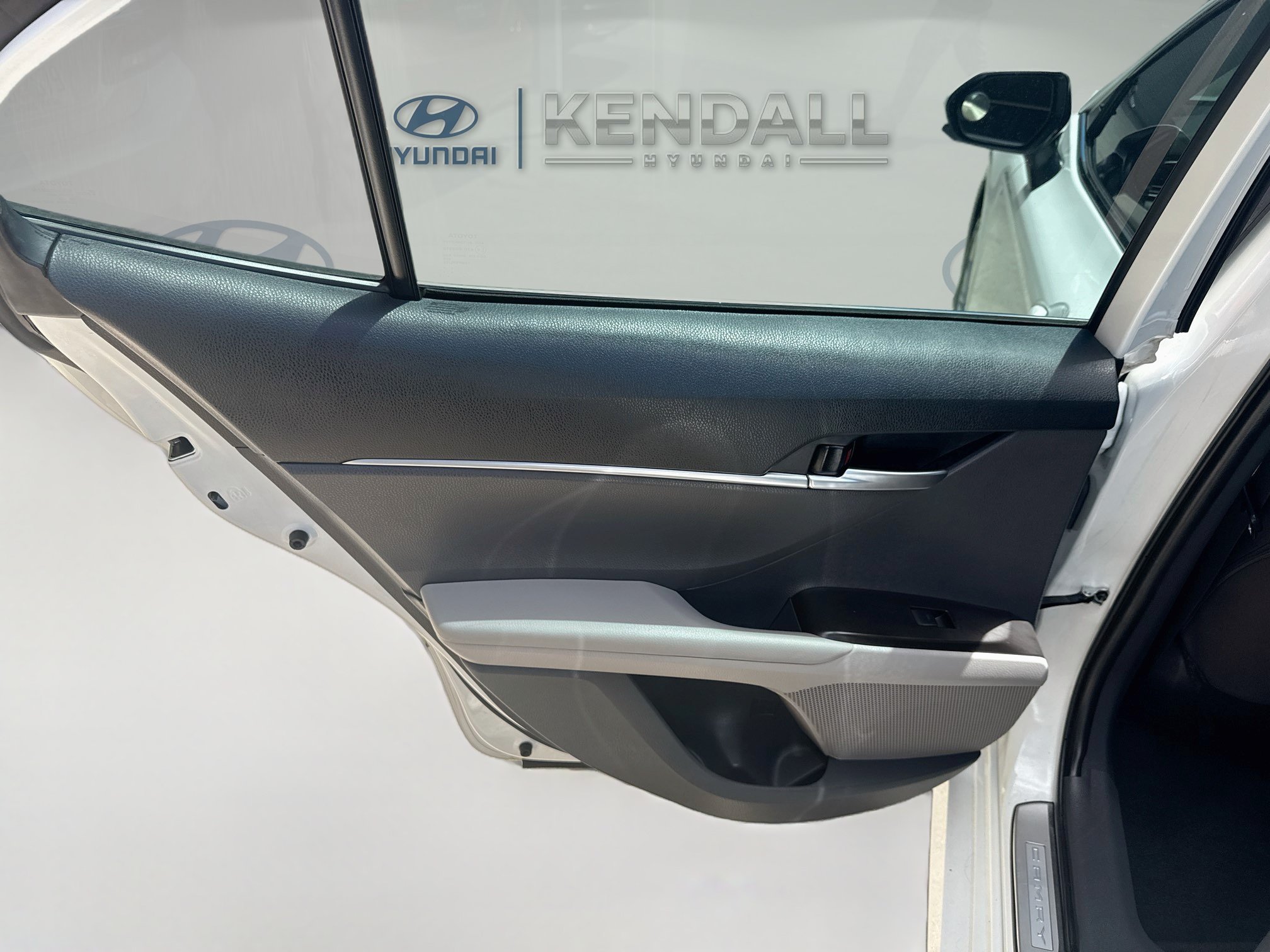 Used 2023 Ice Toyota LE image 22
