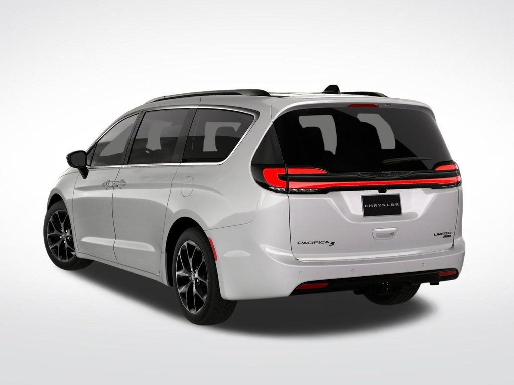 Used 2026 White Chrysler Limited image 2