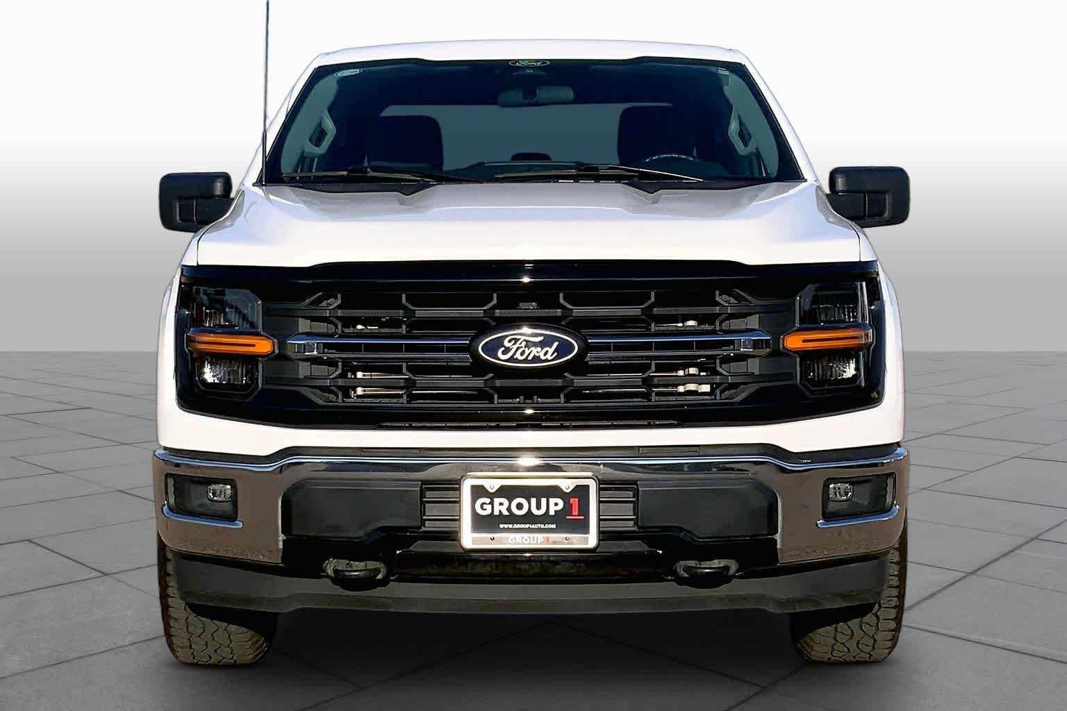 Used 2025 Oxford White Ford XLT image 4