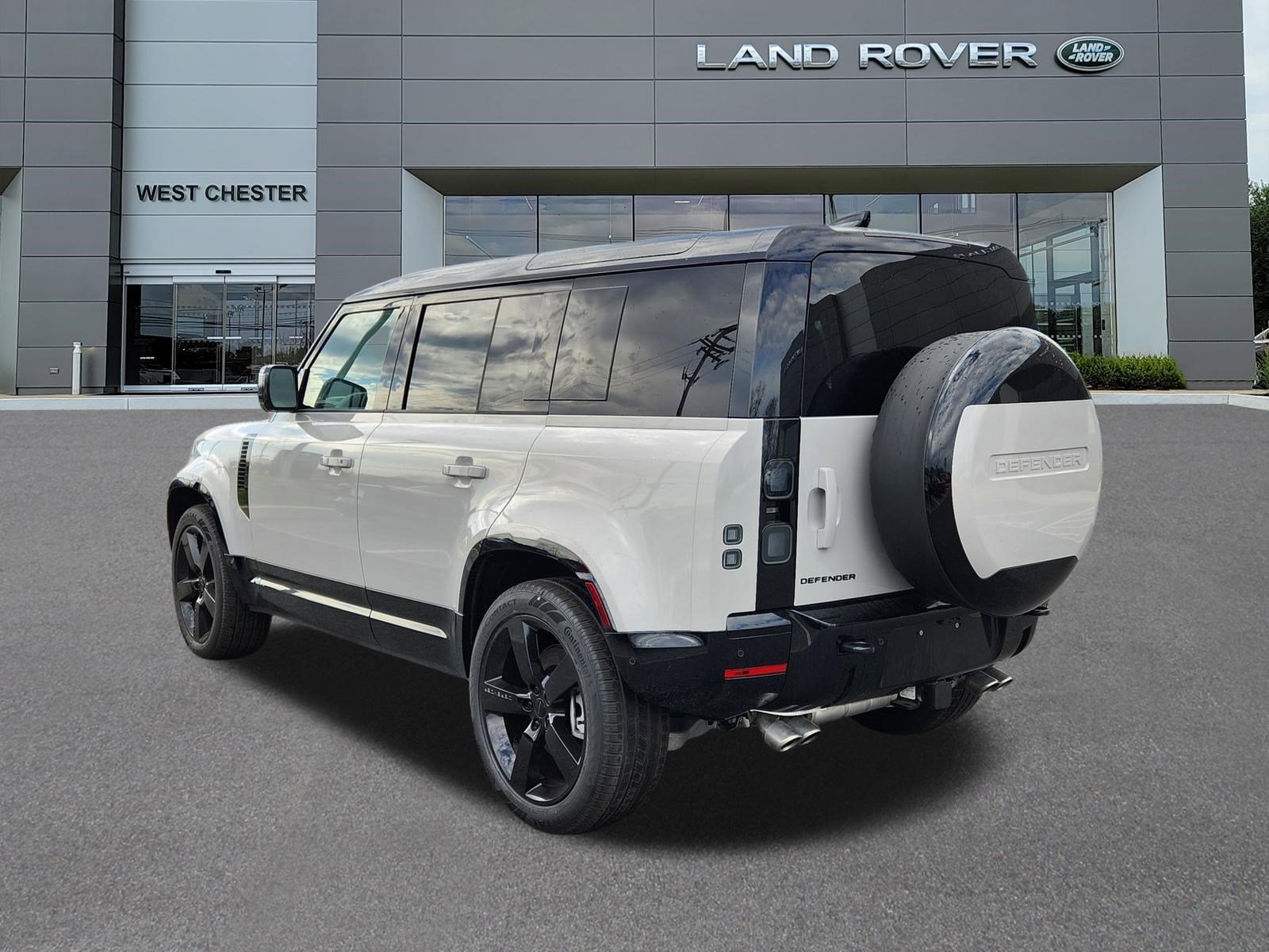 2026 Land Rover Defender X-Dynamic SE - Photo 3