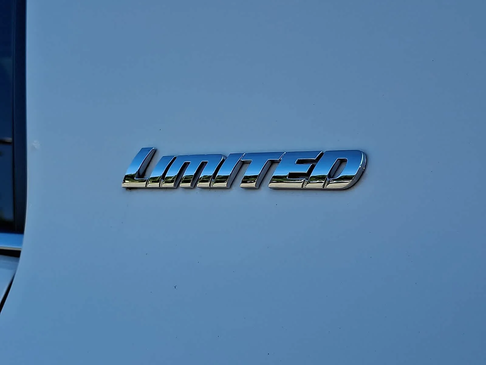 Certified Used 2023 Blizzard Pearl Toyota Limited image 34