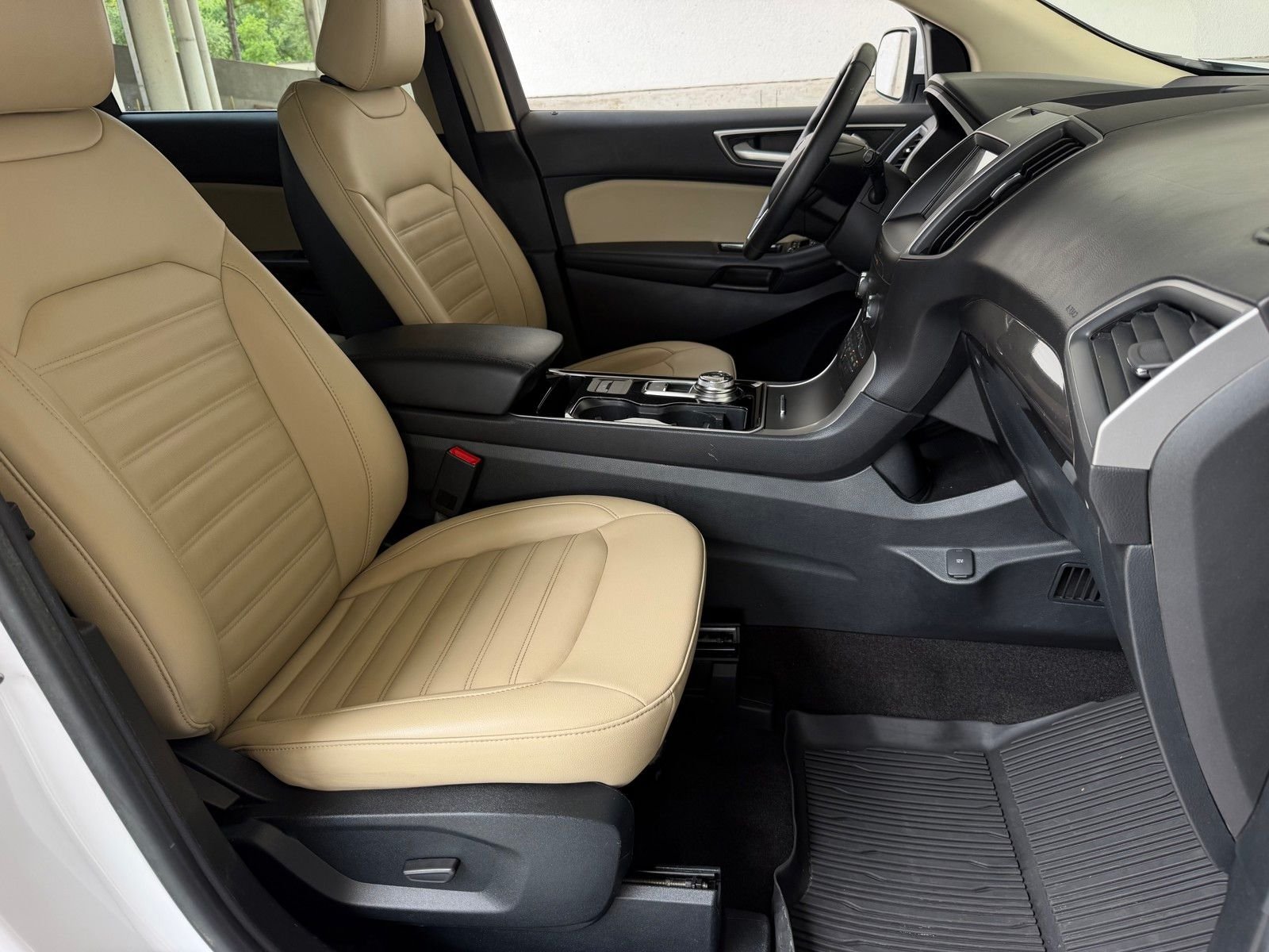 Used 2020 White Ford SEL image 19