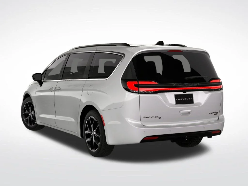 Used 2026 White Chrysler Limited image 2