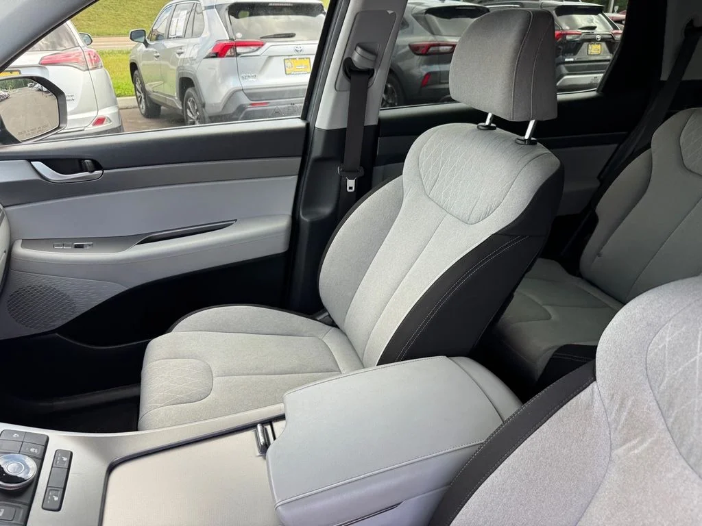 Used 2021 Gray Hyundai SEL image 7
