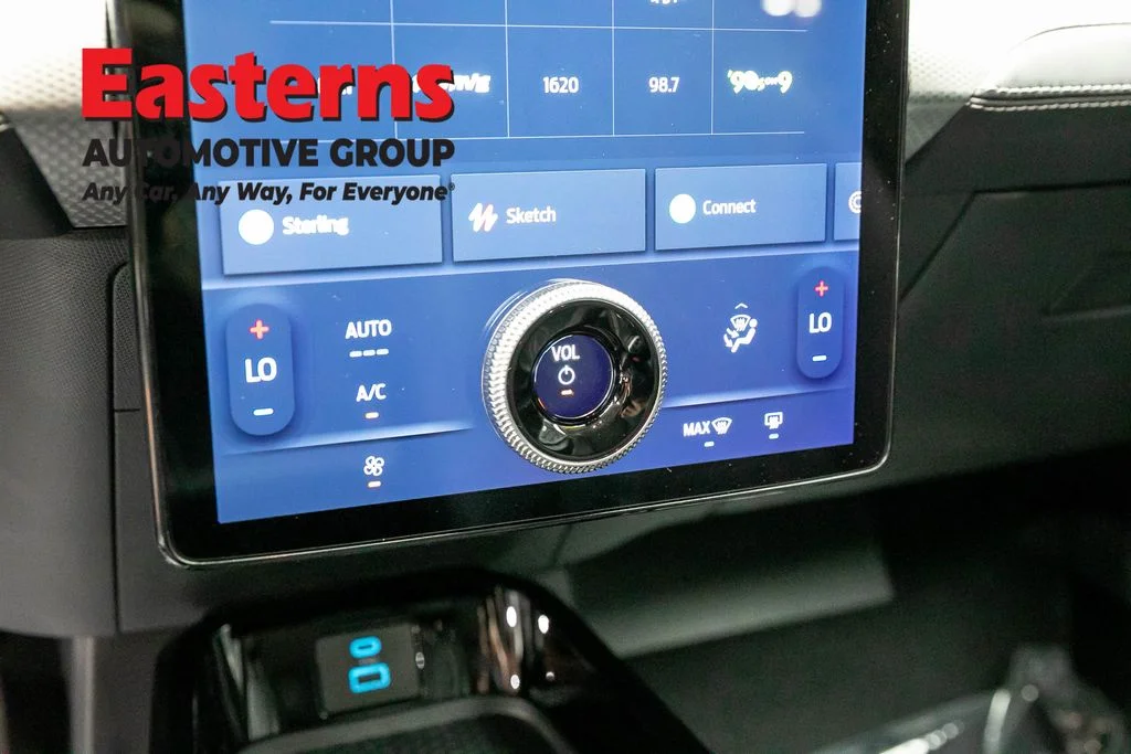 Used 2021 Black Ford Select image 20
